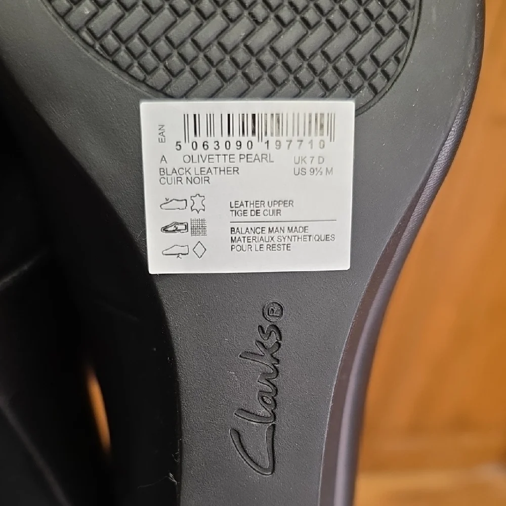 Clarks Size 9.5 Olivette Pearl Slip On Wedge Comfort Pump Leather Black NEW